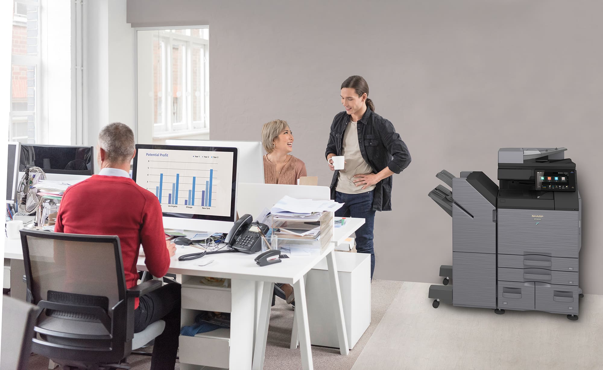 Collaborating-in-an-open-office-space-with-MFP Office Collaboration